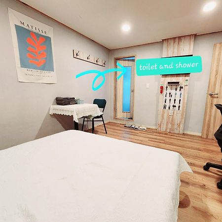 Hongdae Guest House Room#G#E#D#R#M Сеул Экстерьер фото