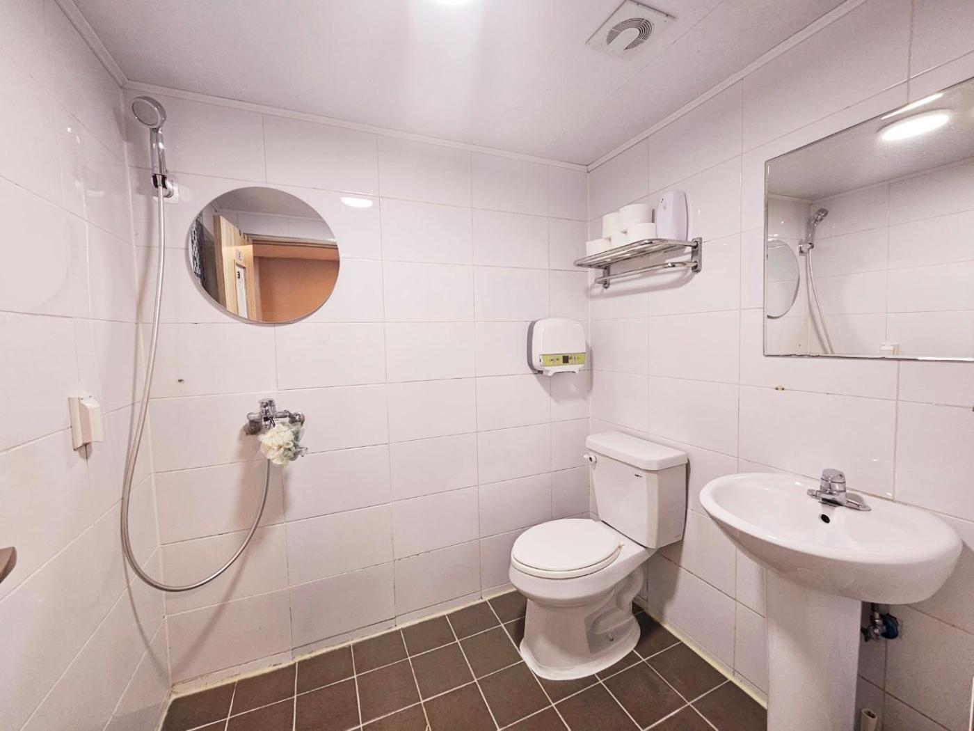 Hongdae Guest House Room#G#E#D#R#M Сеул Экстерьер фото