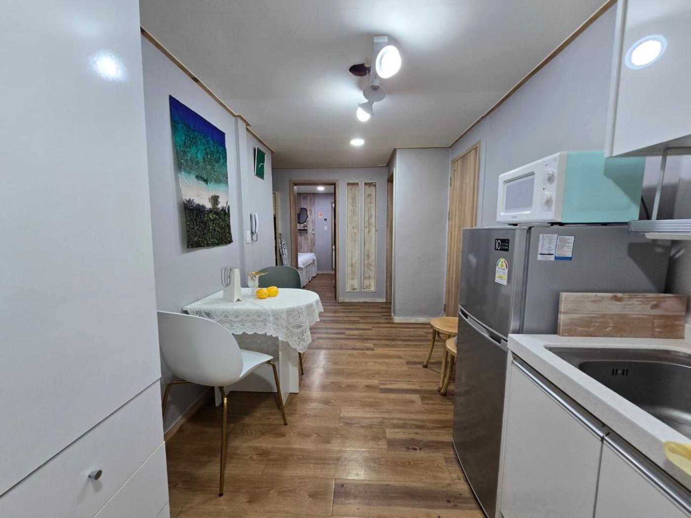 Hongdae Guest House Room#G#E#D#R#M Сеул Экстерьер фото